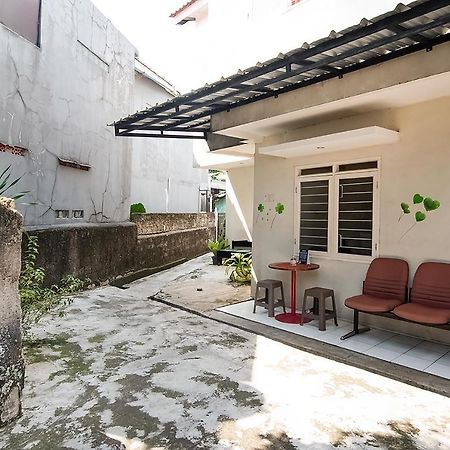 Hotel Kost Carmelia Syariah Baranangsiang Bogor Esterno foto