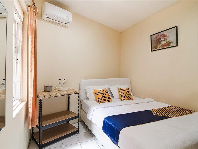Hotel Kost Carmelia Syariah Baranangsiang Bogor Esterno foto