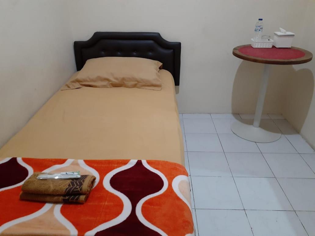 Hotel Kost Carmelia Syariah Baranangsiang Bogor Esterno foto