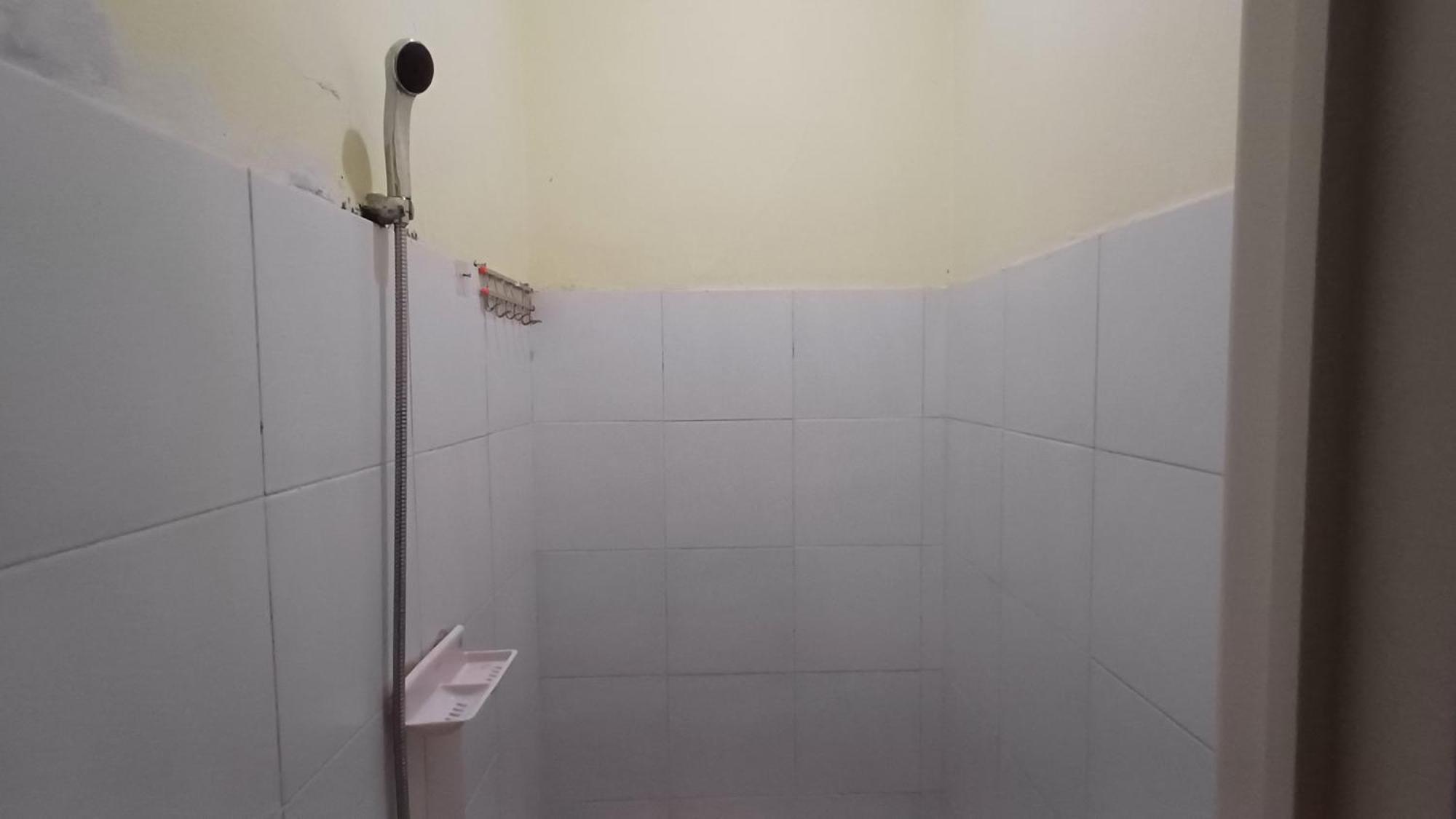 Hotel Kost Carmelia Syariah Baranangsiang Bogor Esterno foto
