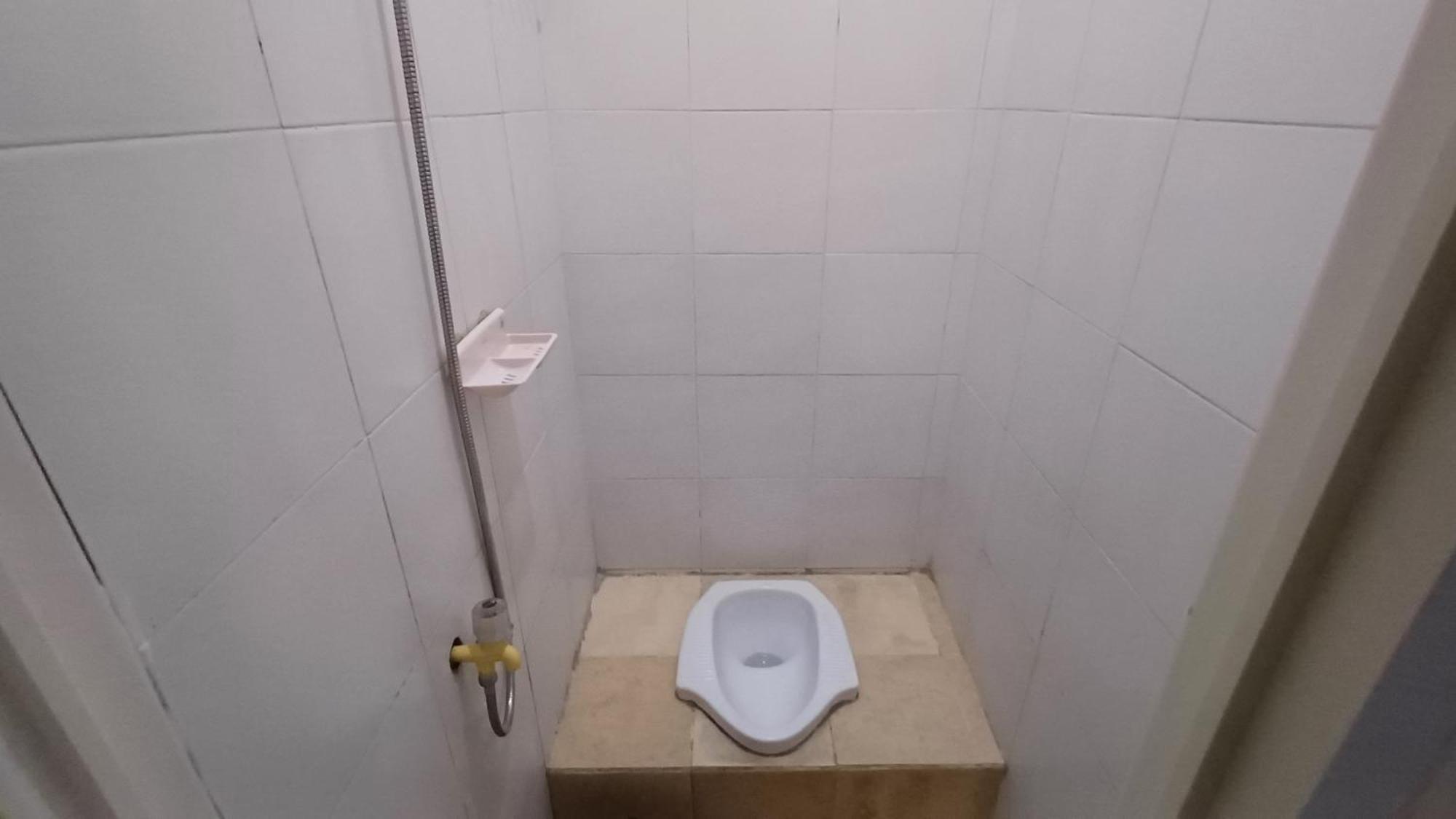 Hotel Kost Carmelia Syariah Baranangsiang Bogor Esterno foto