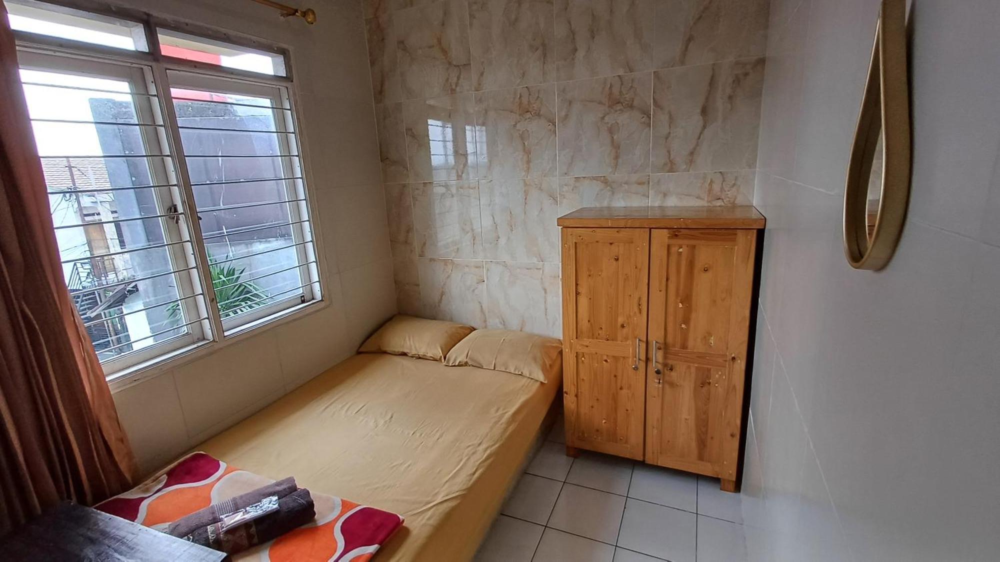 Hotel Kost Carmelia Syariah Baranangsiang Bogor Esterno foto