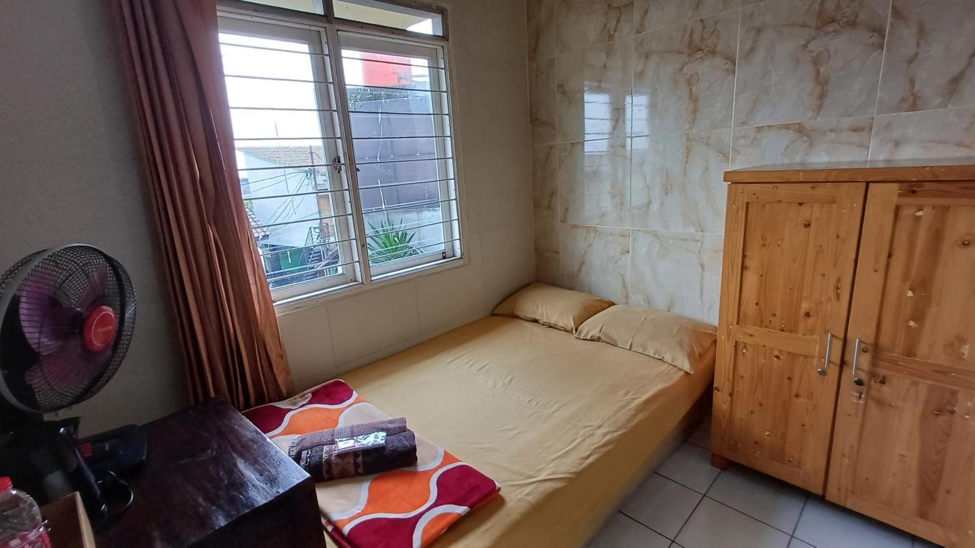 Hotel Kost Carmelia Syariah Baranangsiang Bogor Esterno foto