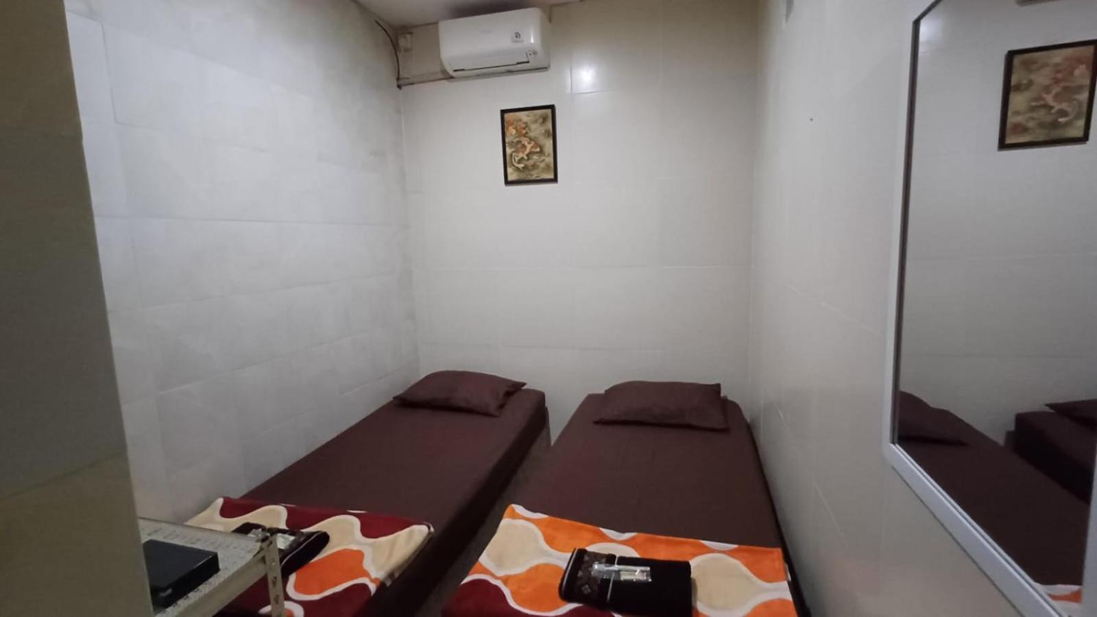 Hotel Kost Carmelia Syariah Baranangsiang Bogor Esterno foto